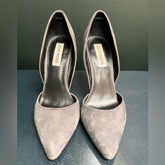 Steve Madden Shoes - -$25 Suede Steve Madden Varcity Gray pumps